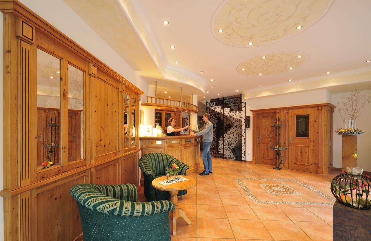 格鲁堡酒店 Westendorf  外观 照片